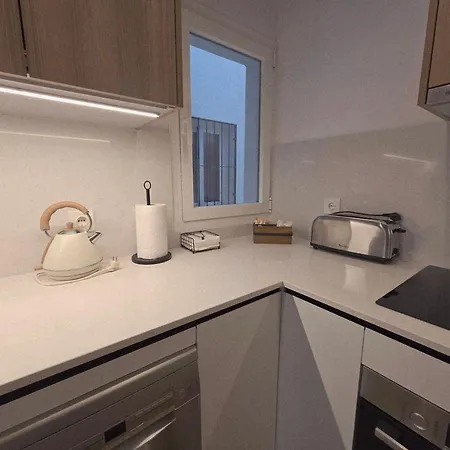 New! Junto A La Playa Y Casco Historico - 2 Dobles - 80 M2 شقة ماربيا