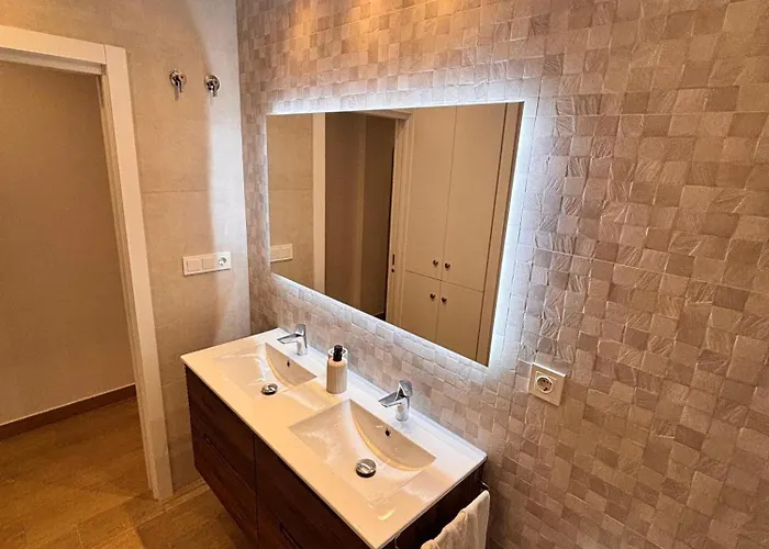 New! San Ramón, 33 En El Centro Histórico Junto A La Playa Apartamento